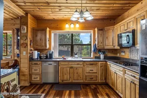 Kitchen - 192 County Road 2180, Nutrioso, AZ 85932 photo 1 of 3