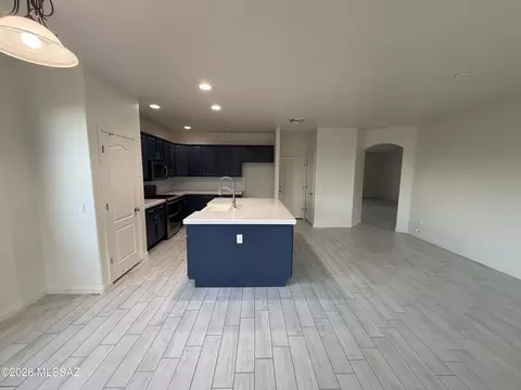 Kitchen - 12512 E Rust Canyon Pl, Vail, AZ 85641 photo 2 of 3