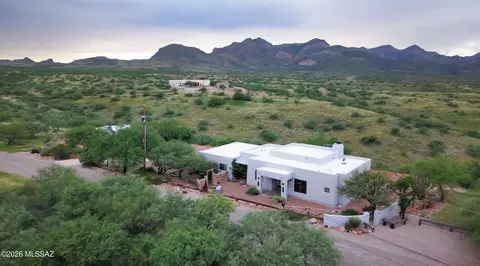 752 Dorotea Ct, Rio Rico, AZ 85648