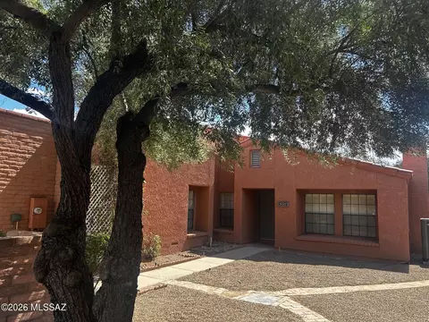 5110 E Woodgate Ln, Tucson, AZ 85712