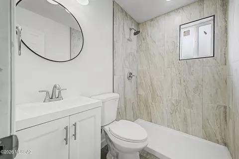 Bath - 6101 E 23rd St, Tucson, AZ 85711 photo 1 of 2