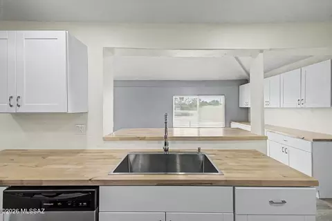 Kitchen - 6101 E 23rd St, Tucson, AZ 85711 photo 1 of 2