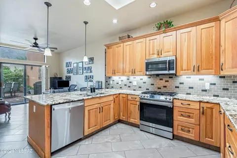 Kitchen - 4580 E Red Mesa Dr, Tucson, AZ 85718 photo 3 of 7