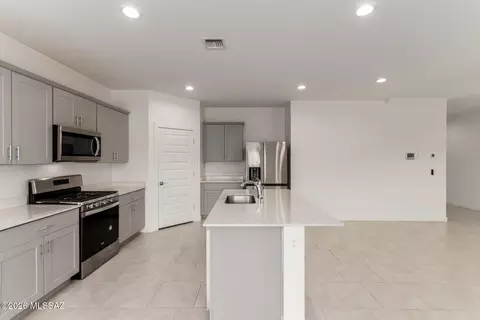 Kitchen - 12774 E Joffroy Dr, Vail, AZ 85641 photo 1 of 3