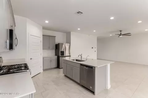 Kitchen - 12774 E Joffroy Dr, Vail, AZ 85641 photo 3 of 3