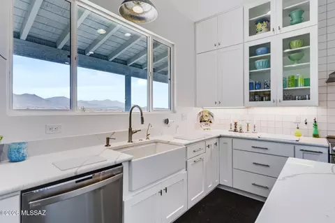 Kitchen - 23 Baca Corte, Patagonia, AZ 85624 photo 6 of 8