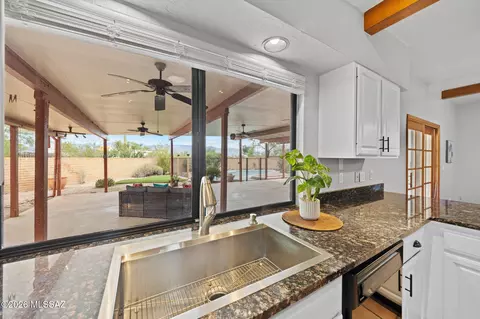 Kitchen - 10231 E Discovery Dr, Tucson, AZ 85748 photo 5 of 5