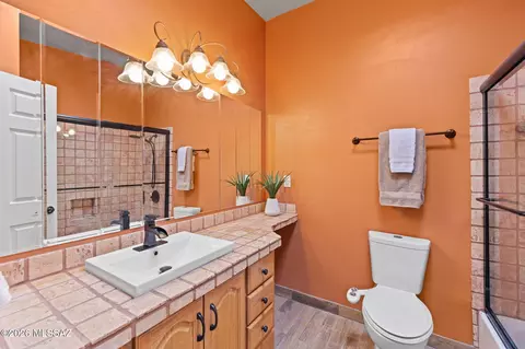 Bath - 10231 E Discovery Dr, Tucson, AZ 85748 photo 2 of 2