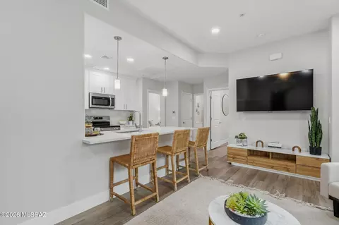 2022 E River Rd #205, Tucson, AZ 85718