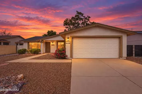 1574 W Highsmith Dr, Tucson, AZ 85746