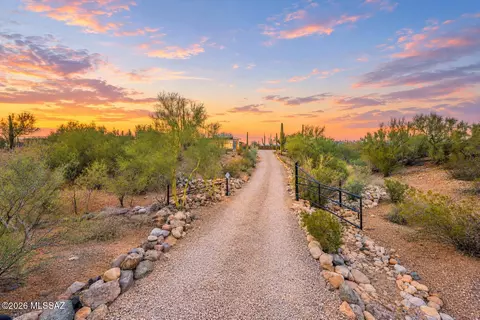 6760 W Ina Rd, Tucson, AZ 85743
