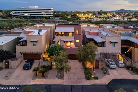 View/Area - 202 E Croydon Park Rd, Tucson, AZ 85704 photo 2 of 5