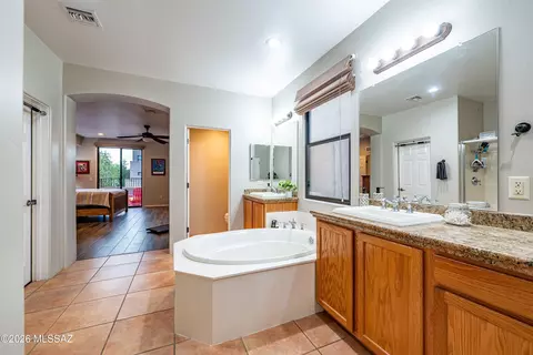 Bath - 202 E Croydon Park Rd, Tucson, AZ 85704 photo 2 of 6