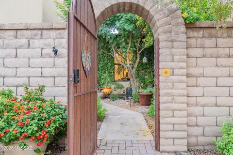 Exterior - 202 E Croydon Park Rd, Tucson, AZ 85704 photo 7 of 15