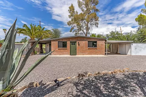 5829 E Waverly St, Tucson, AZ 85712