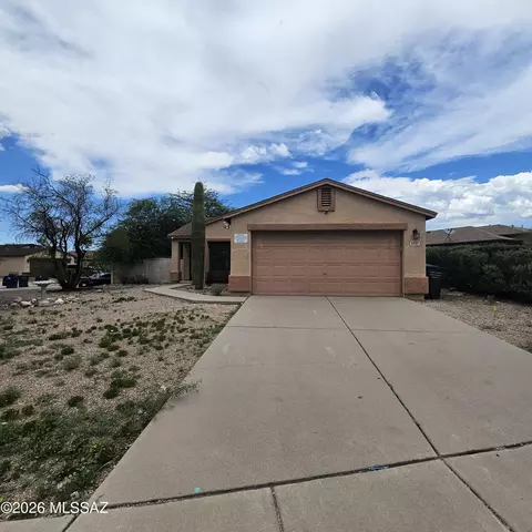 2557 E Cambridge Ring Dr, Tucson, AZ 85706