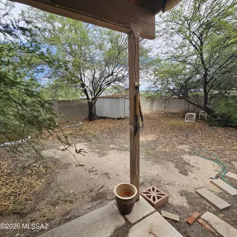 2557 E Cambridge Ring Dr, Tucson, AZ 85706 photo 8