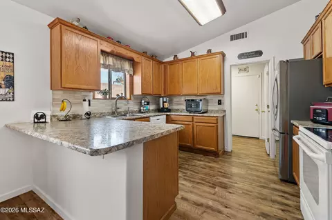 Kitchen - 7548 S Samandari Ct, Tucson, AZ 85747 photo 1 of 2