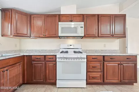 Kitchen - 3610 E Pinal St, Tucson, AZ 85739 photo 2 of 4