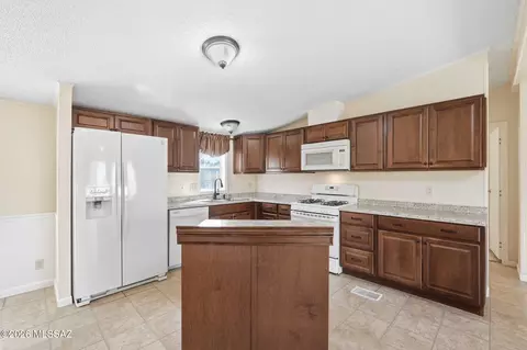Kitchen - 3610 E Pinal St, Tucson, AZ 85739 photo 1 of 4