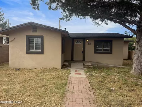 403 E Navajo St, Huachuca City, AZ 85616