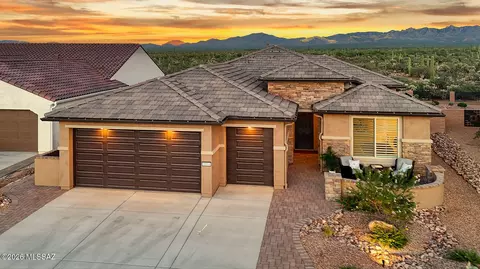 1934 N Aruba Dr, Green Valley, AZ 85614