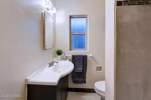 Bath - 1916 E 9th St, Tucson, AZ 85719 photo 1 of 4