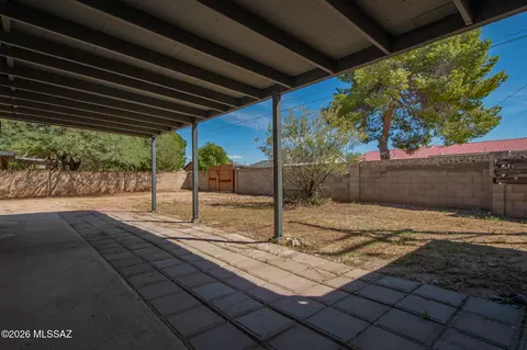 Exterior - 6702 E Koralee St, Tucson, AZ 85710 photo 5 of 9