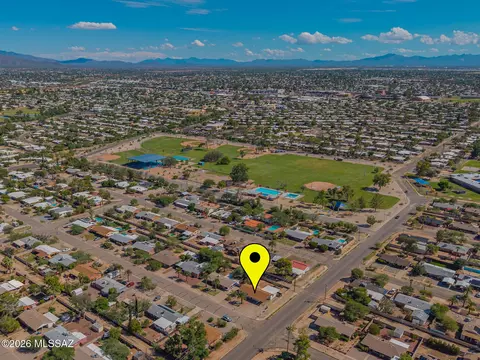 View/Area - 6702 E Koralee St, Tucson, AZ 85710 photo 2 of 3
