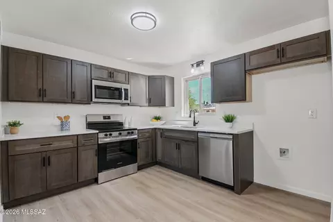 Kitchen - 6702 E Koralee St, Tucson, AZ 85710 photo 1 of 2