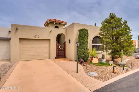 1070 W Camino Velasquez, Green Valley, AZ 85622