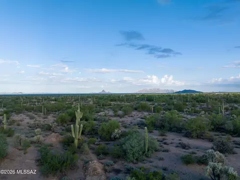 34 E Nnn E Davis Ranch Rd #Q & R, Marana, AZ 85658