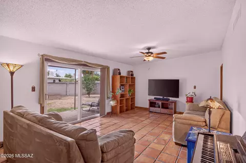Living - 5850 E 3rd St, Tucson, AZ 85711 photo 3 of 4