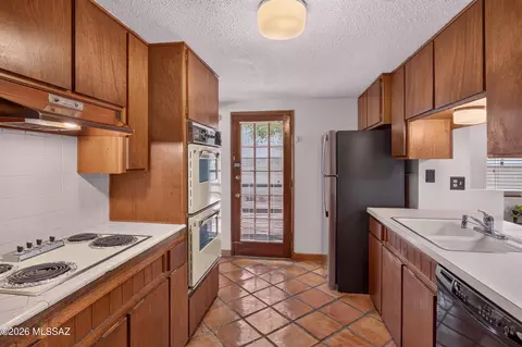 Kitchen - 5850 E 3rd St, Tucson, AZ 85711 photo 5 of 6