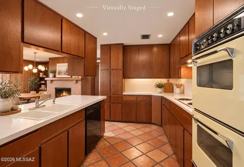 Kitchen - 5850 E 3rd St, Tucson, AZ 85711 photo 4 of 6