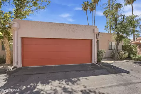 1949 N Swan Rd #31, Tucson, AZ 85712