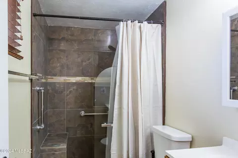 Bath - 6730 E Hawk Dr, Tucson, AZ 85730 photo 1 of 6