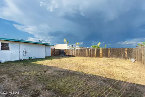 Exterior - 6730 E Hawk Dr, Tucson, AZ 85730 photo 5 of 9