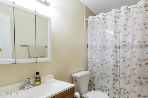 Bath - 6730 E Hawk Dr, Tucson, AZ 85730 photo 4 of 6