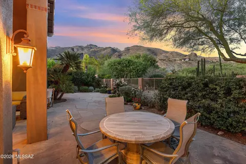 6384 N Desert Wind Cir, Tucson, AZ 85750