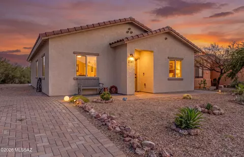 2141 S Flying Heart Ln, Tucson, AZ 85713