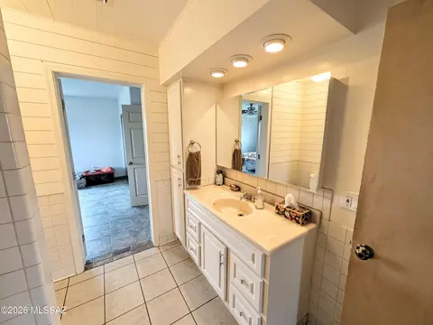 Bath - 8050 E Dunn Ln, Pearce, AZ 85625 photo 4 of 5