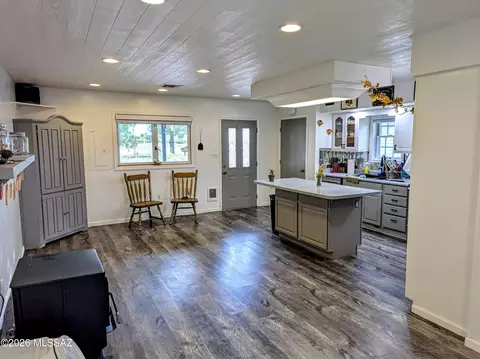 Kitchen - 8050 E Dunn Ln, Pearce, AZ 85625 photo 5 of 6