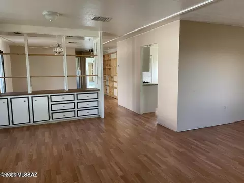 Living - 505 E Hillcrest Dr, Benson, AZ 85602 photo 1 of 4