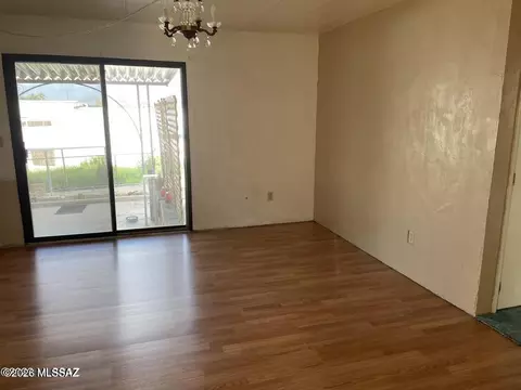 Living - 505 E Hillcrest Dr, Benson, AZ 85602 photo 2 of 4