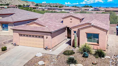 986 W Bosch Dr, Green Valley, AZ 85614