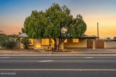 810 S Sarnoff Dr, Tucson, AZ 85710