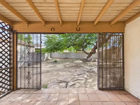 Exterior - 10096 Desert Valley Pl, Tucson, AZ 85747 photo 3 of 7
