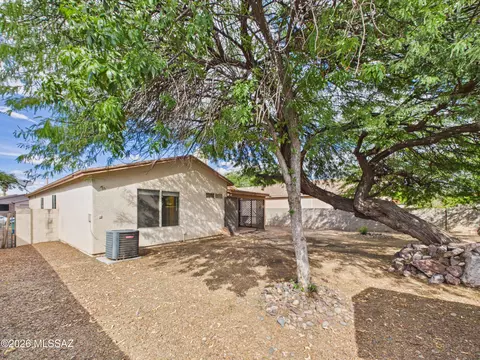 Exterior - 10096 Desert Valley Pl, Tucson, AZ 85747 photo 7 of 7