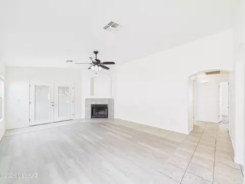 Living - 10096 Desert Valley Pl, Tucson, AZ 85747 photo 1 of 3